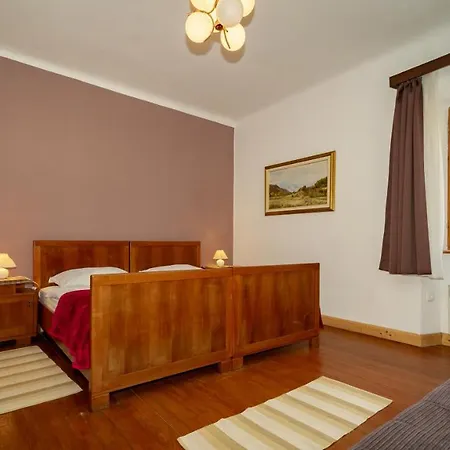 Gorska Kuca Elin *